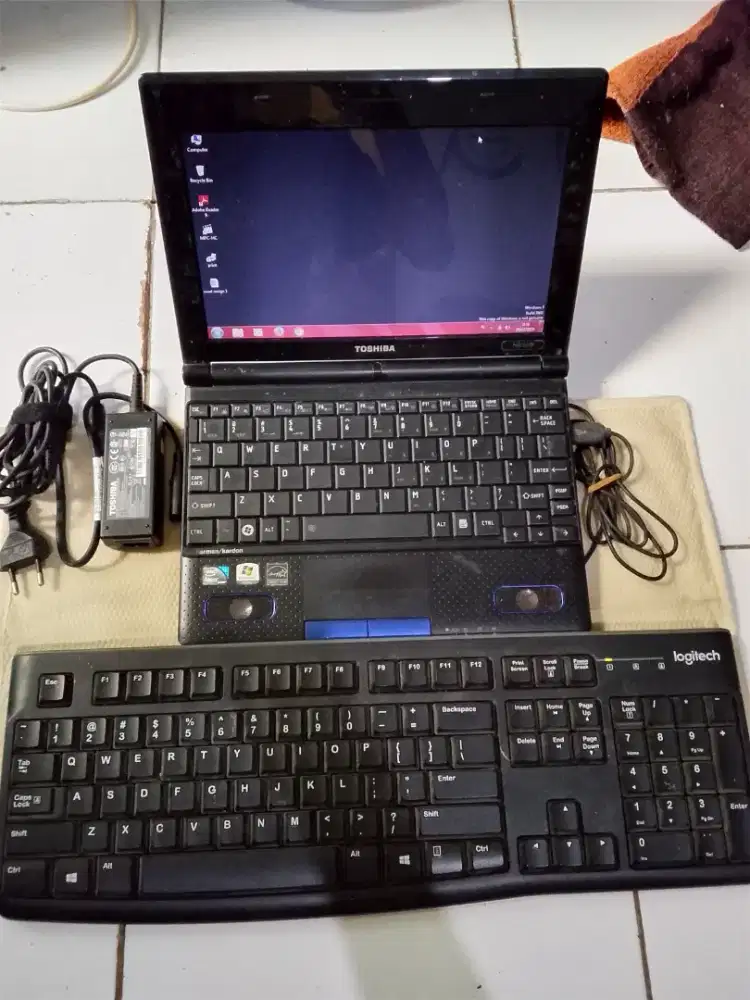Toshiba notebook NB520