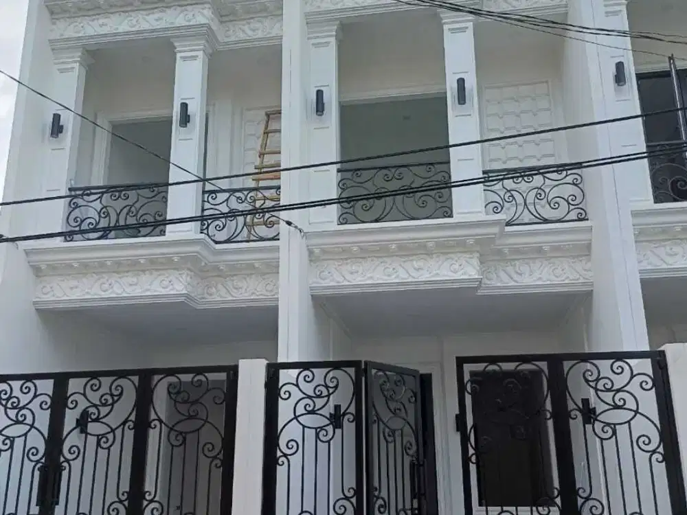 Dijual Rumah Bagus American Classic di Cengkareng, Jakarta Barat