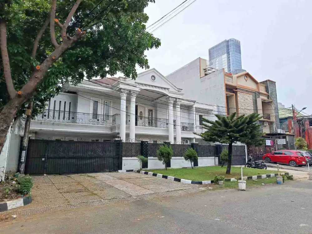 Hunian Klasik Modern 2 Lantai Komplek Bulog – Tanah Luas & Akses Super Strategis