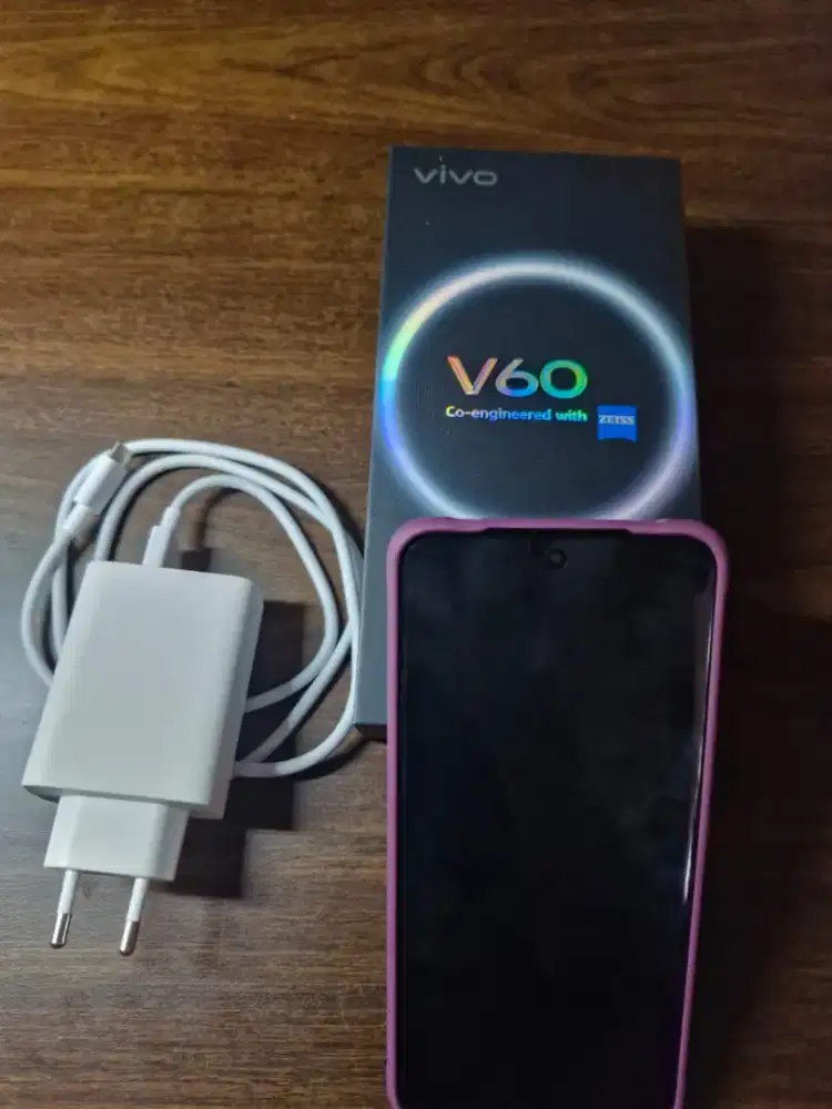 VIVO V60 12/512 Baru banget buka Dus. dijual karena BU