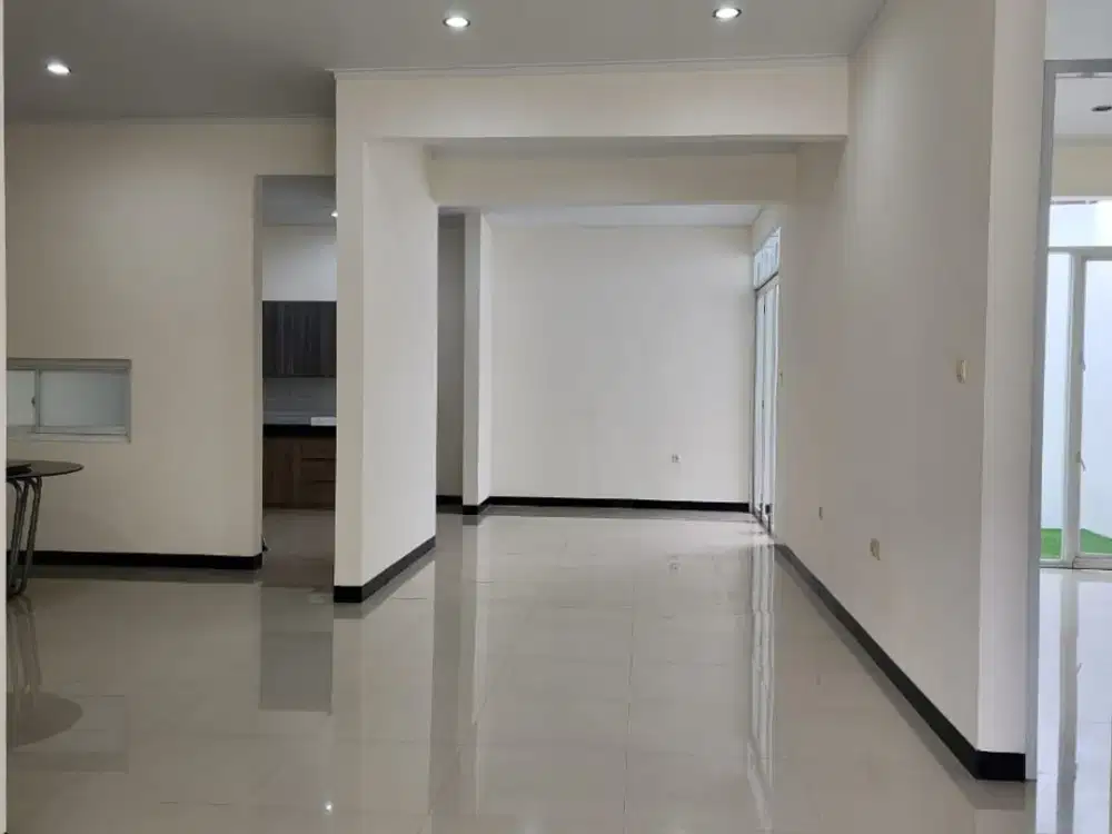 Dijual Rumah di Taman Kopo Indah Bandung Baru