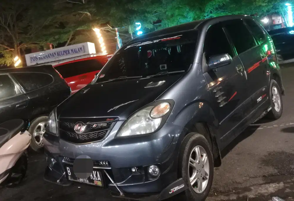 Daihatsu Xenia 2011 Bensin