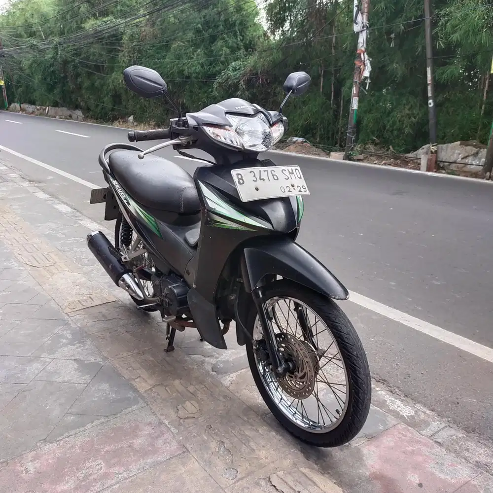 Honda Revo Fit 2013 Lengkap Bagus