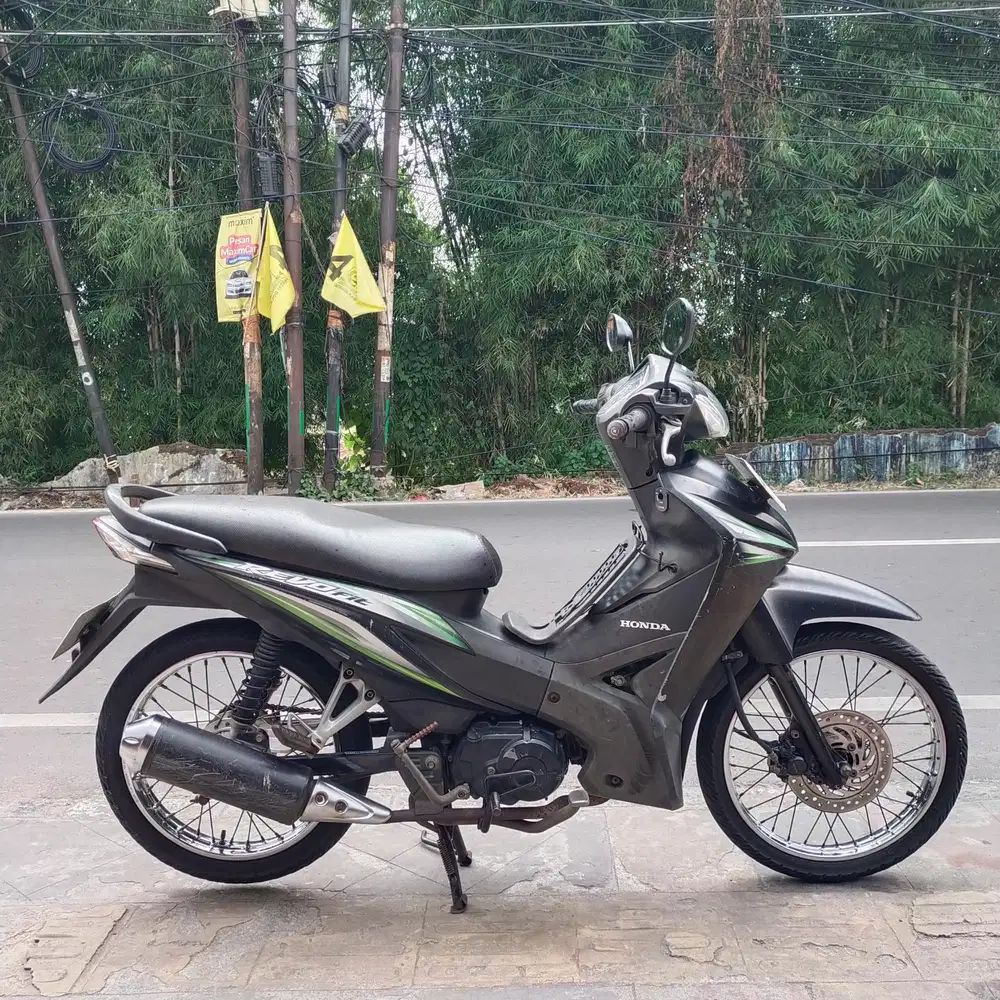 Honda Revo Fit 2013 Bagus lengkap