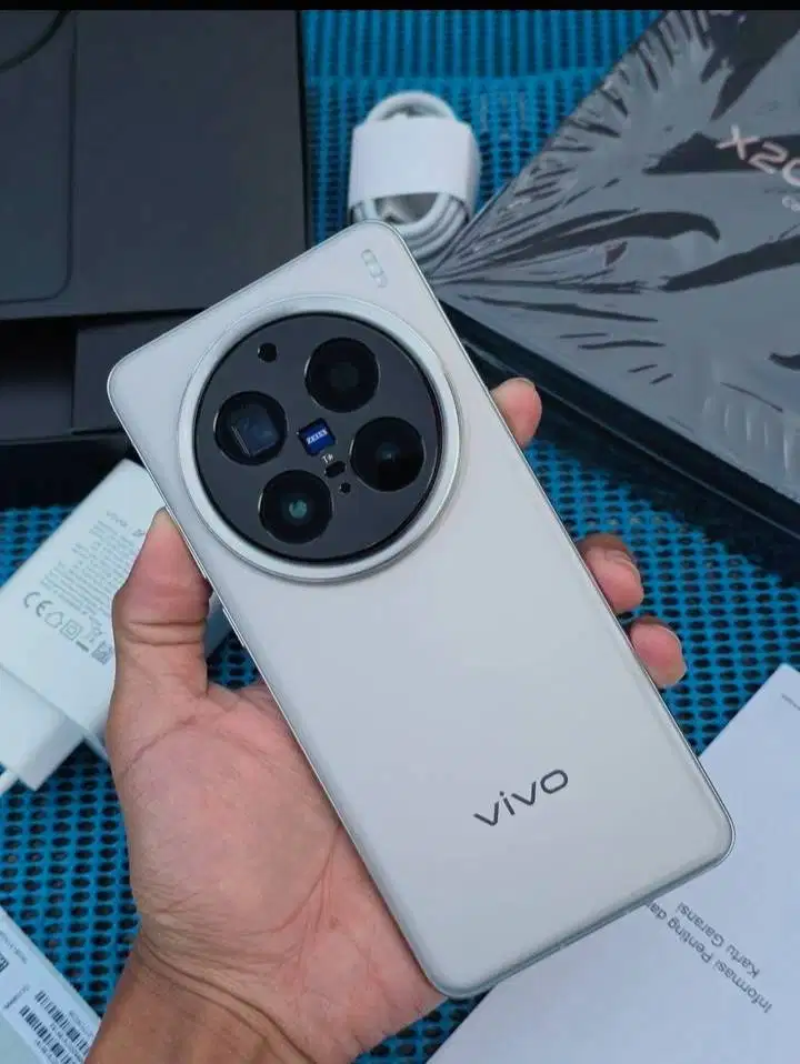 vivo x200 pro 5G 12/512gb lengkap mulus no minus garansi on