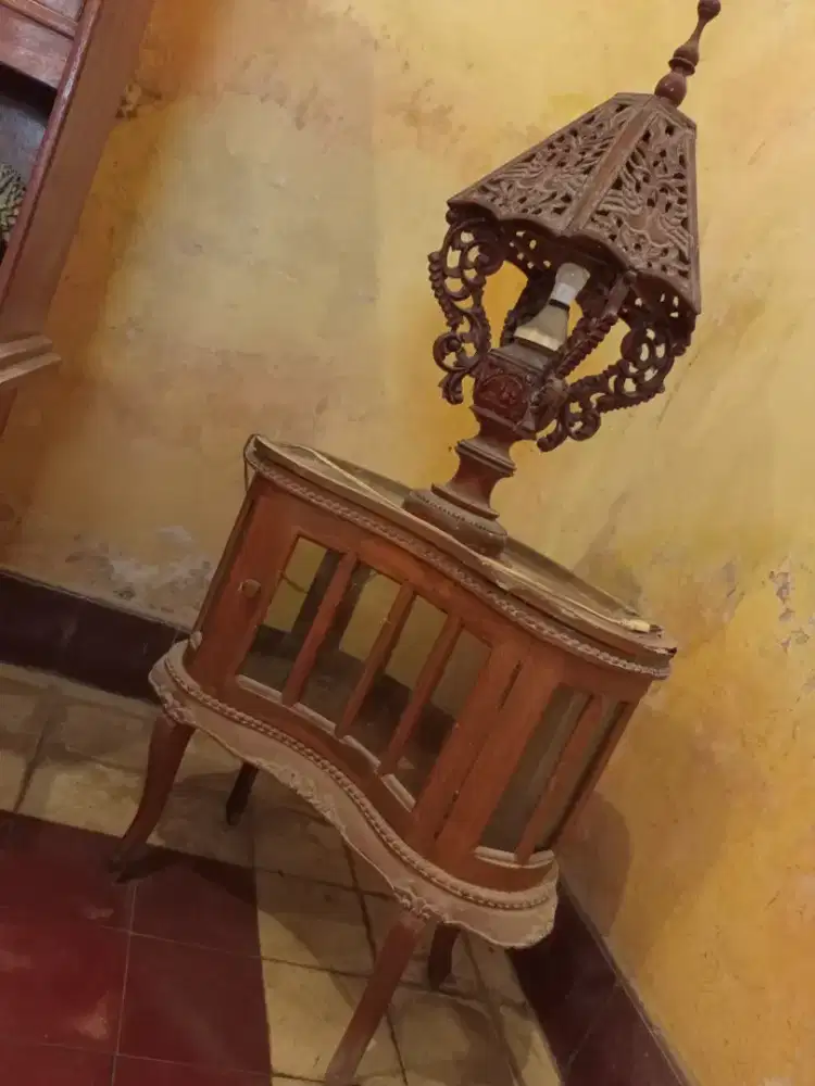 Lampu Kurung Plus Meja Jadul