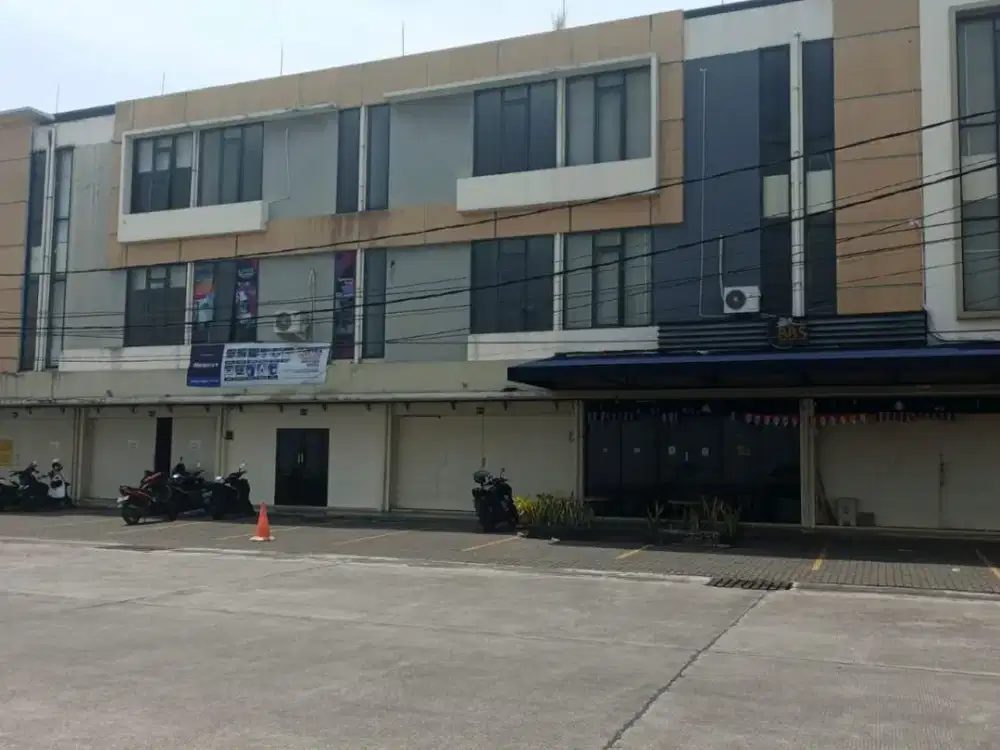 JUAL MURAH Ruko 3 lantai SHM strategis di Transmart BuahBatu, Bandung