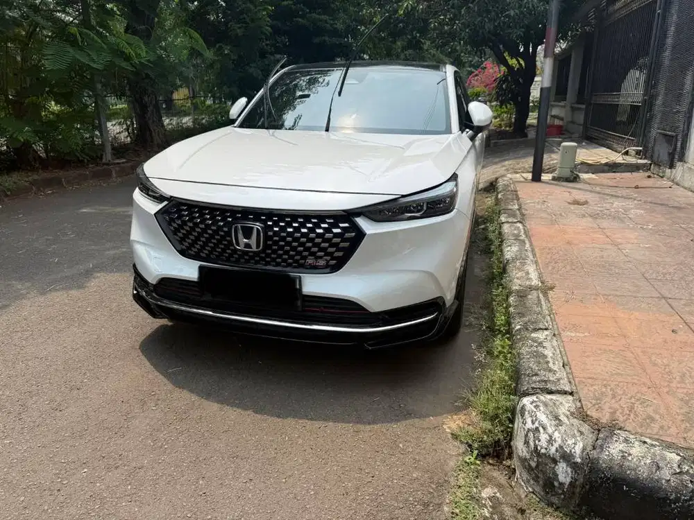 HRV RS 1.5 turbo AT 2022 Putih Antik seperti baru