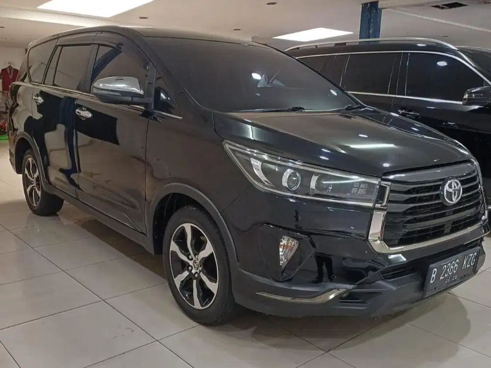 TOYOTA INNOVA VENTURER 2.4 BENSIN 2021