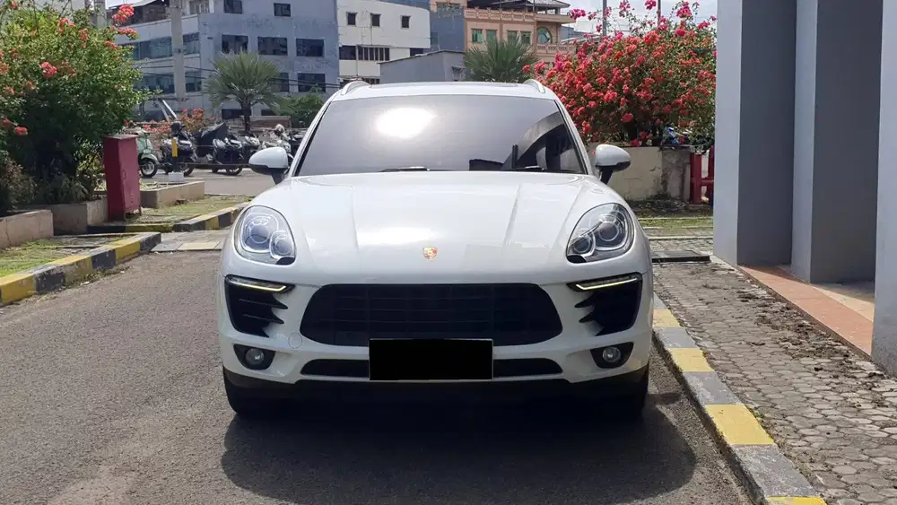 Porsche Macan 2.0 Turbo Panoramic AT White On Black 2015 Antik Low Km