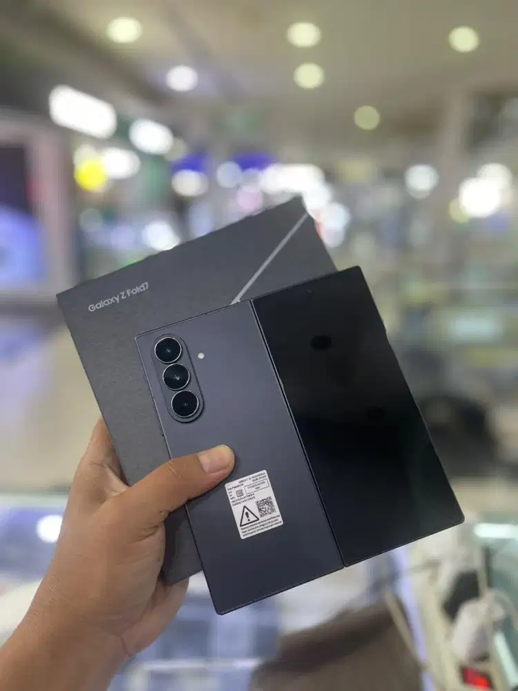 Samsung Z fold 7 12/512gb garansi on sein