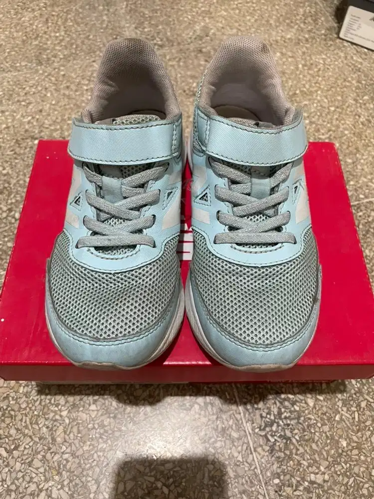 Di jual sepatu new balance anak second original