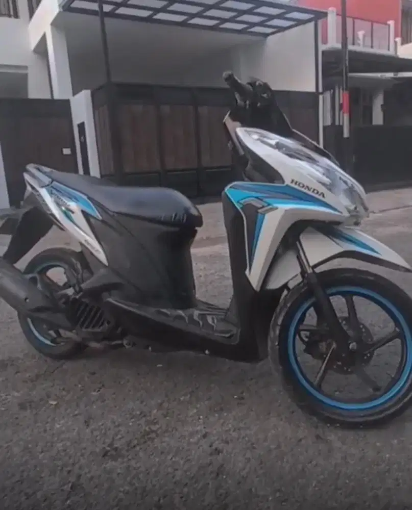 vario kzr 125 oLd 2014 bLue white originaL semua pajak hidup  PLAT F