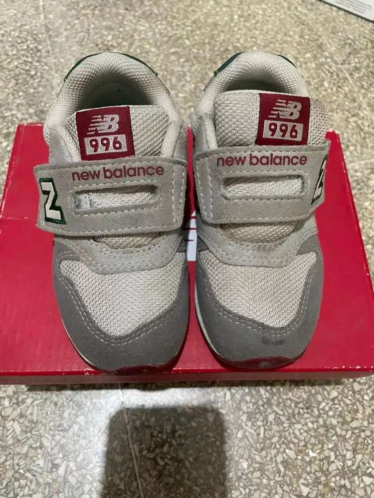 Di jual sepatu anak original new balance