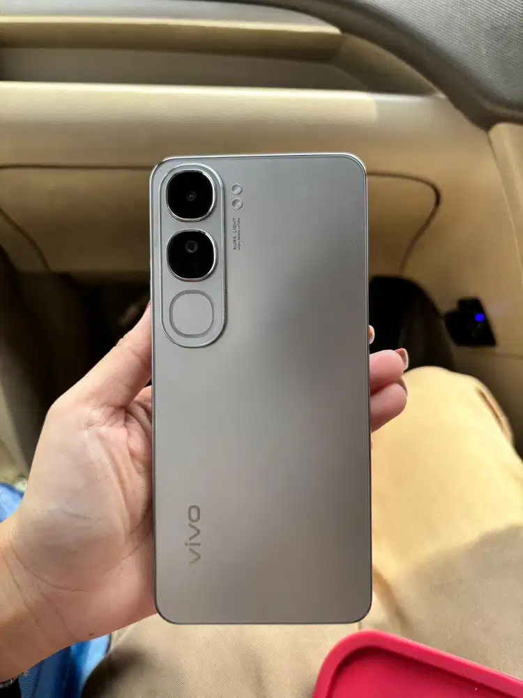 JUAL CEPET - Vivo V40 - MULUS! Siap Pakai! Nego boleh