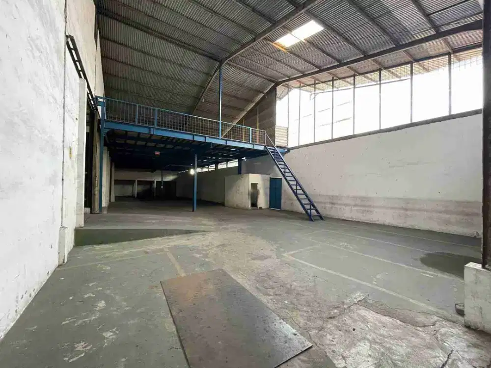 Dijual Gudang Bersih Istimewa Dekat Tol Tandes