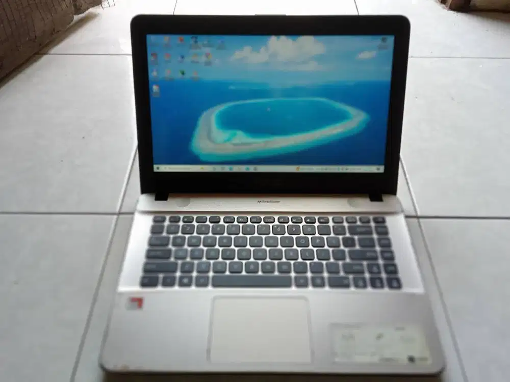 ASUS X441BA / AMD A9-9420 / HD 500 Gb / 4Gb / 2-3 Jam / SEHAT