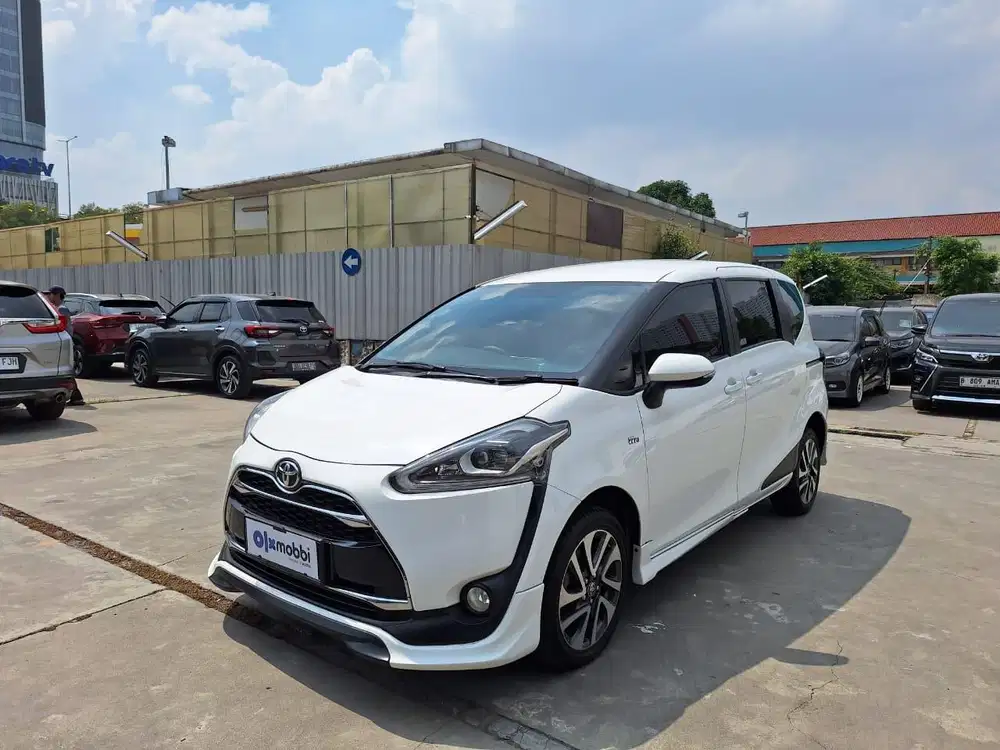 Pajak Panjang - Toyota Sienta 1.5 Q Bensin-AT 2017