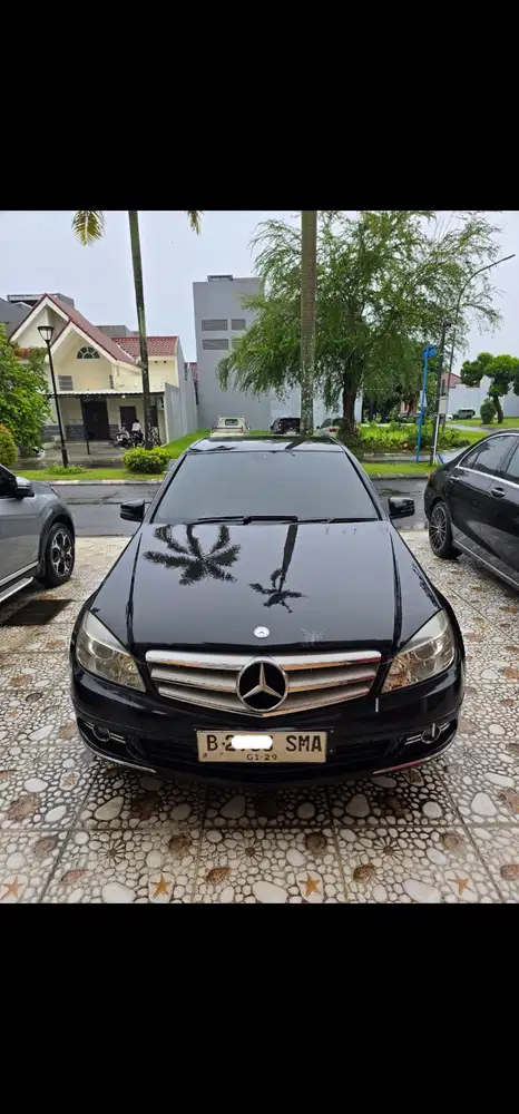 Mercedes-Benz C200 2011 Bensin