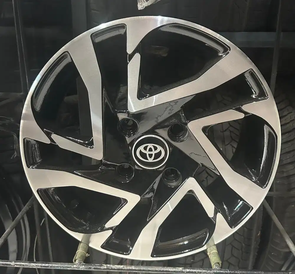 Velg mobil Toyota avanza Veloz Daihatsu Xenia R15 H4/114.3 BFP