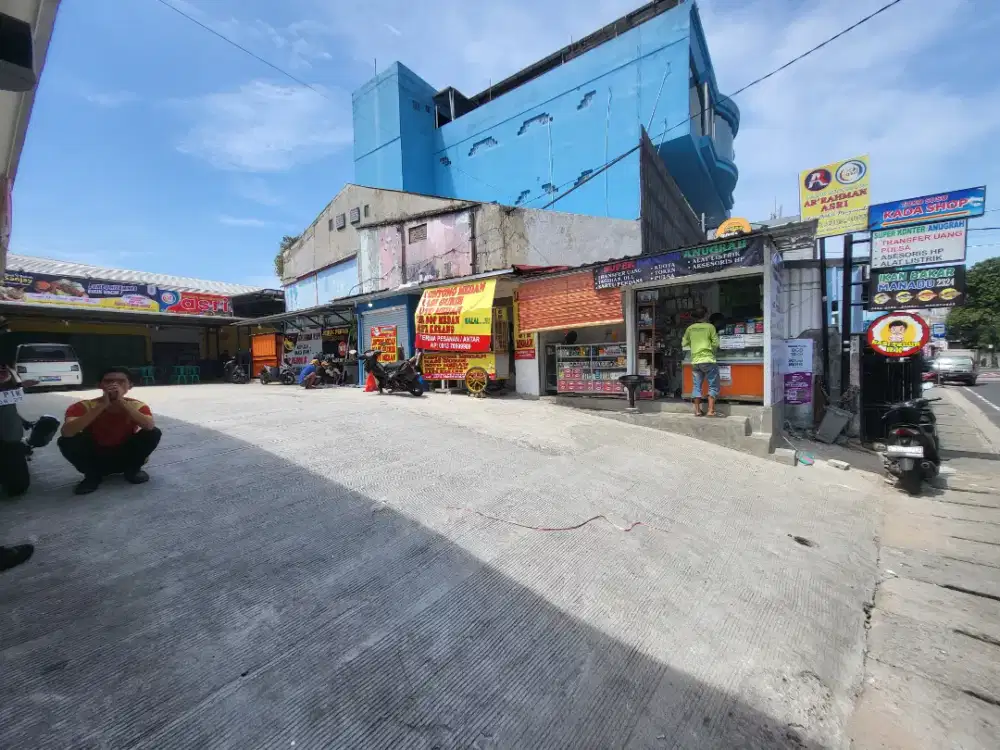 Ada 1 KIOS Lagi, tersedia Kanopi + Meja + 2 toilet +free Parkir  )