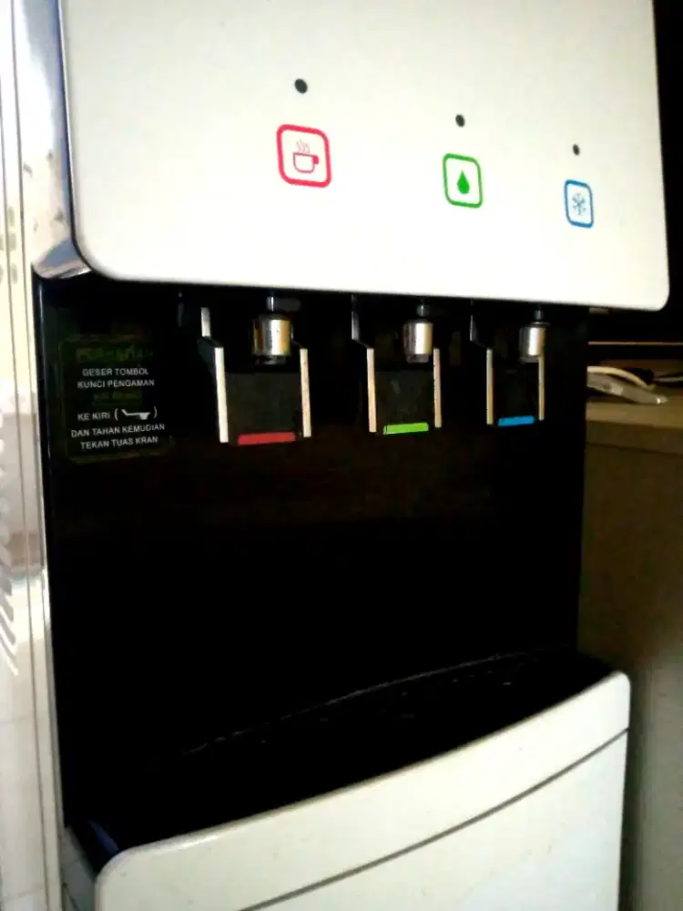 Polytron galon bawah PWC 777