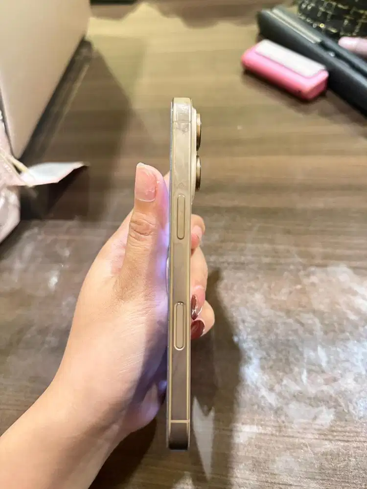 IPHONE 16 PRO IBOX 256 GB ON GARANSI DESSERT TITANIUM