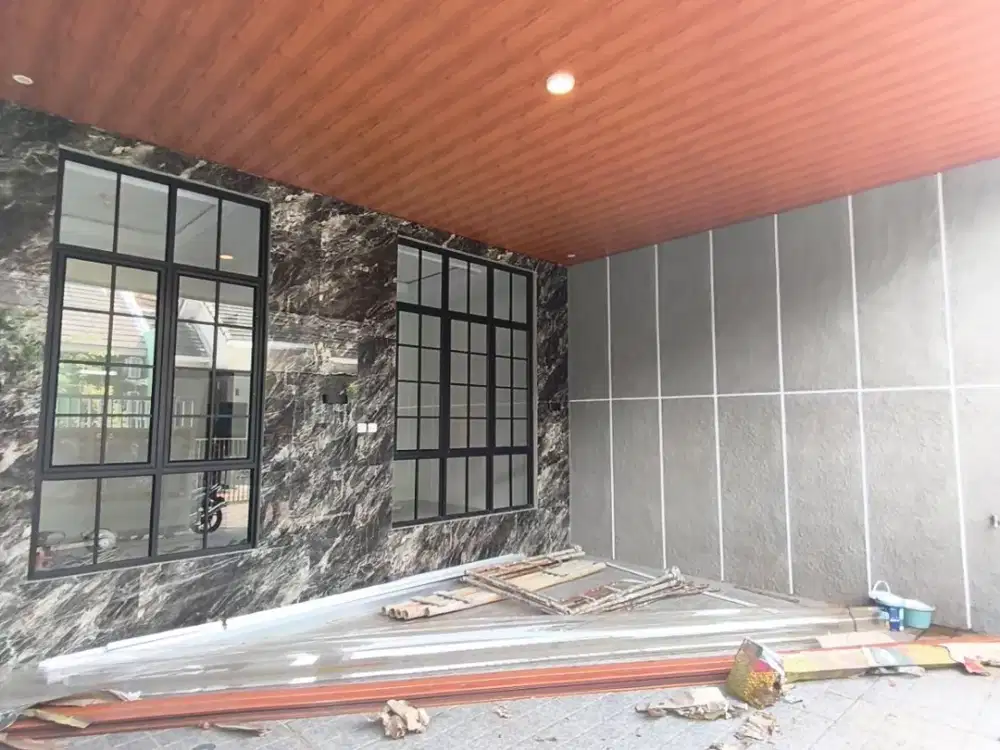 Perumahan Murah Jogja ; Rumah 2 Lantai Kaliurang Dekat UGM ; Carport 2 Mobil