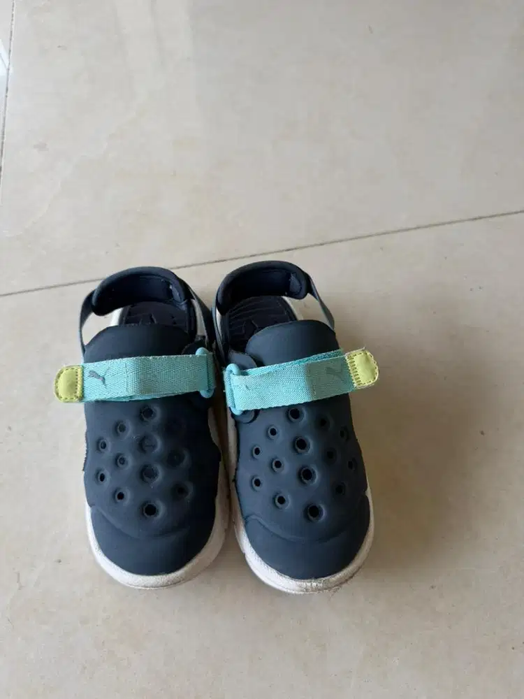 Sepatu anak merk PUMA