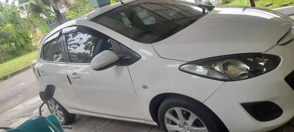 Mazda 2 2012 Bensin