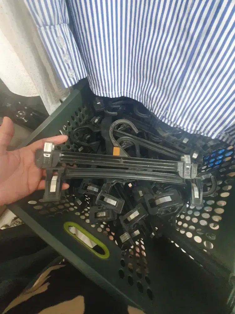 Hanger jepit dewasa second 8k per lusin