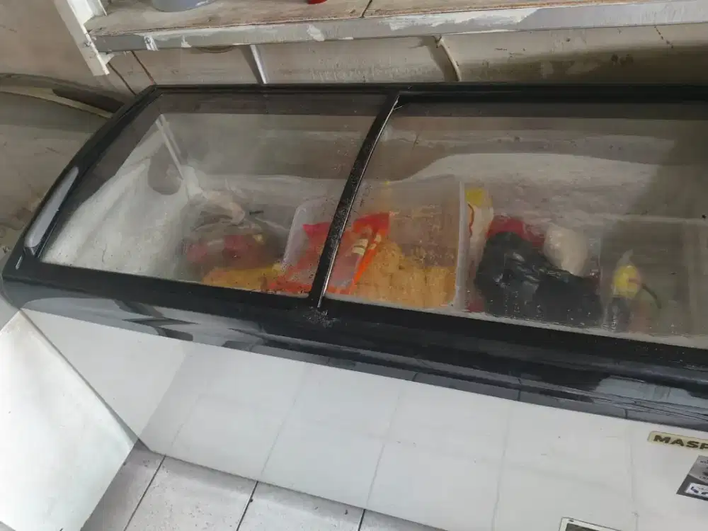 Di jual Freezer Sleding Kaca