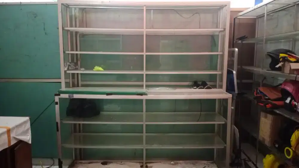 etalase bekas toko handphone