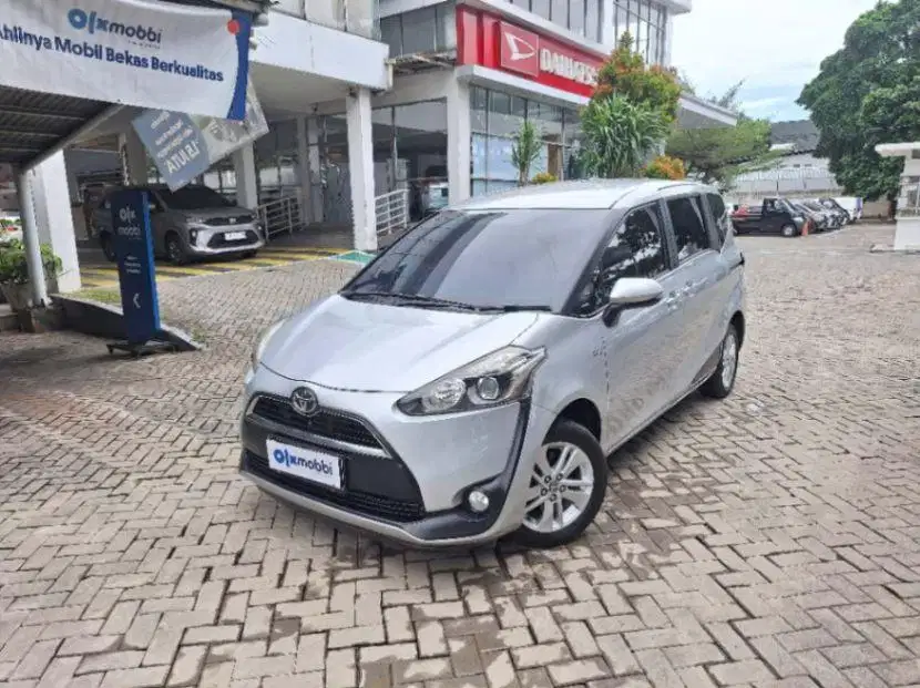 LOW DP Toyota Sienta 1.5 G Bensin-MT 2017 BOO
