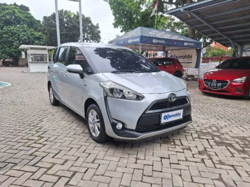 LOW DP Toyota Sienta 1.5 G Bensin-MT 2017 BOO