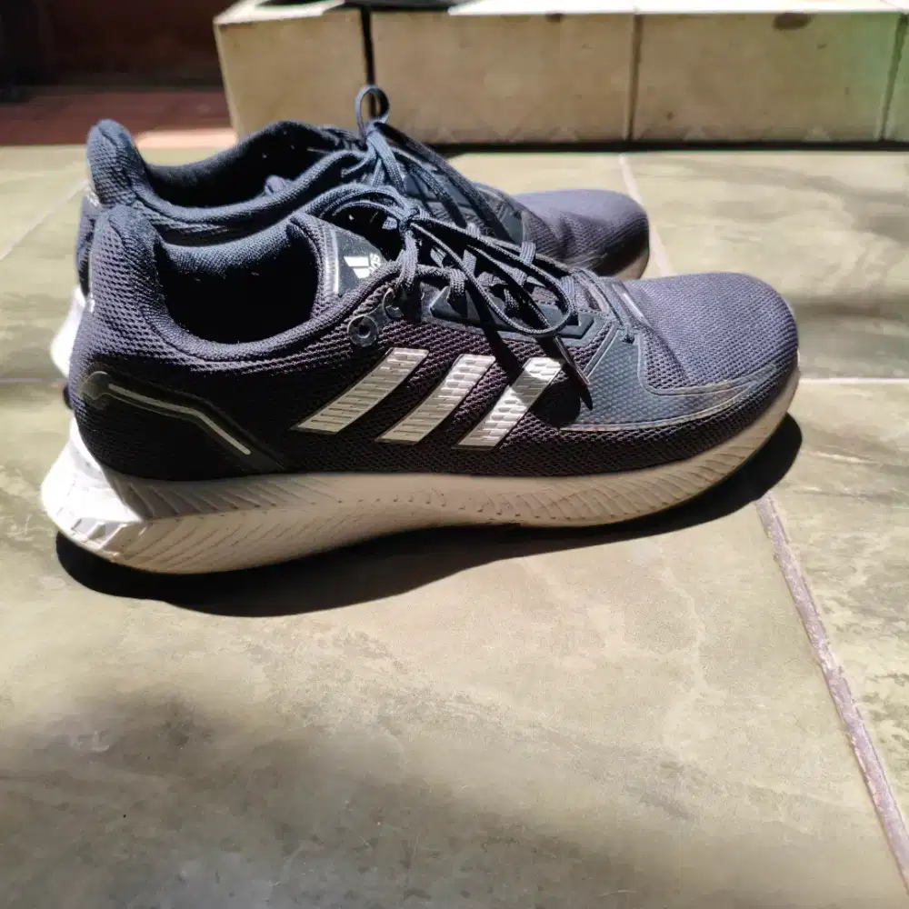 Sepatu Adidas Pria - HSC 2025