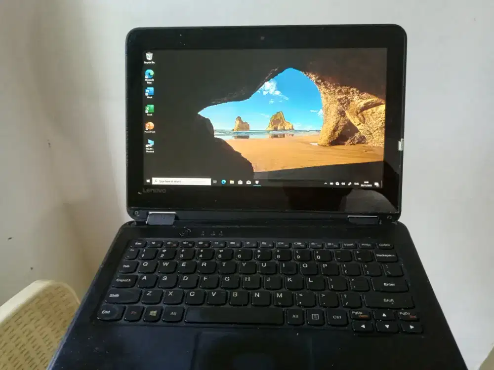 Laptop lenovo 300e touchscreen ssd ngebut batre 4 jam