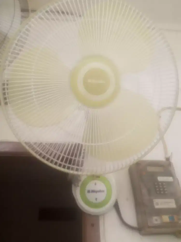 Kipas angin dinding 16 inch miyako normal siap pakai nego tipis