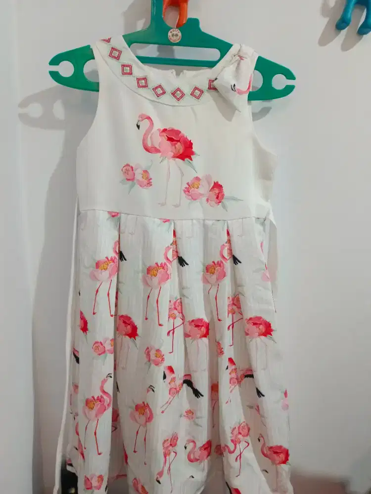 Dress putih flamingo