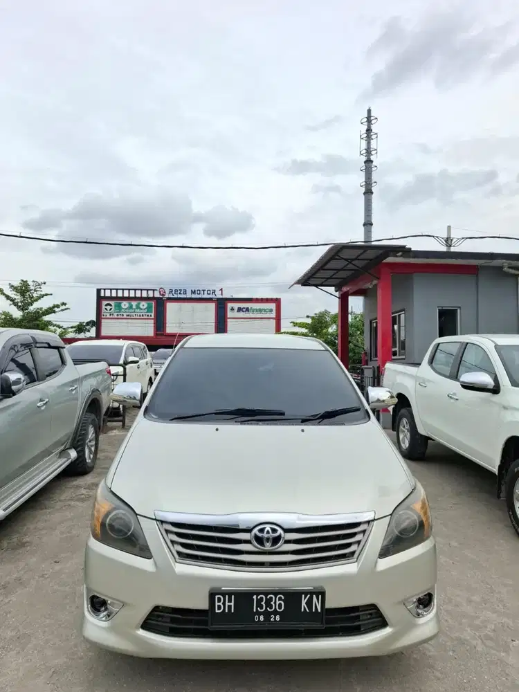 Innova 2012 G diesel matic. Km 139rb