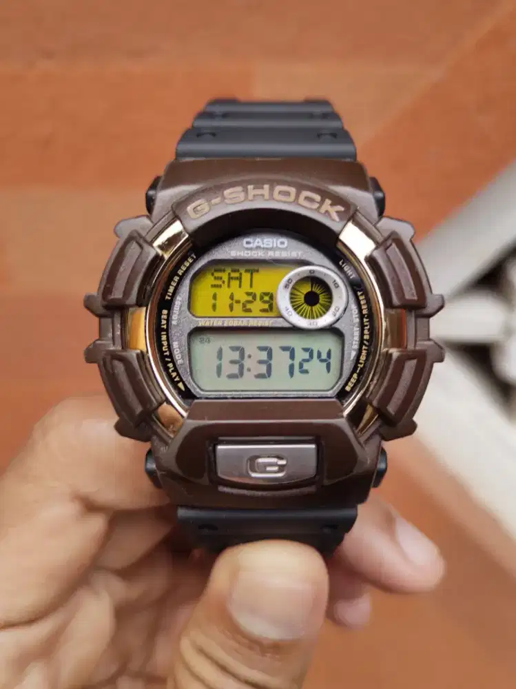 CASIO G-SHOCK DW-9500RL
Vintage Rare