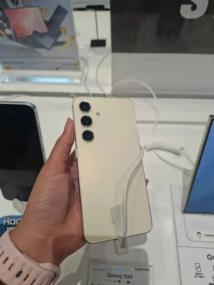 SAMSUNG S24 256 GB