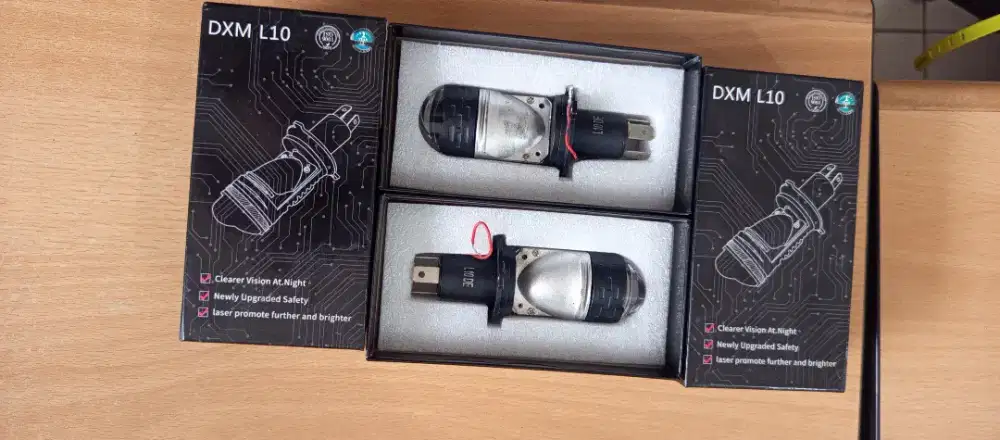 Lampu H4 warna putih