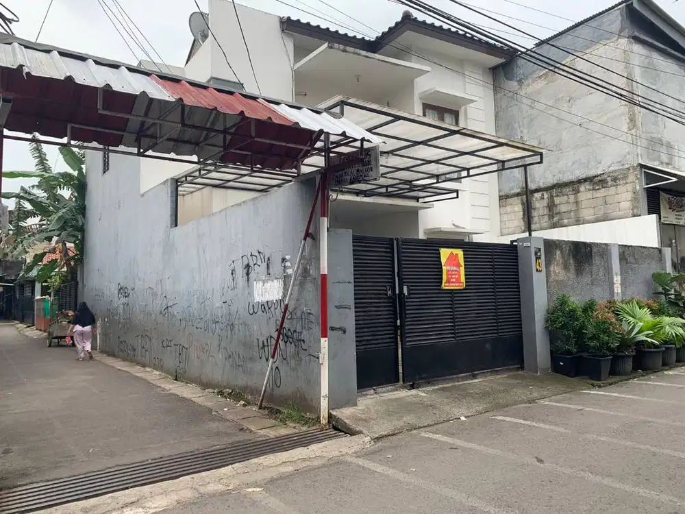 Dijual Rumah di Kebayoran Lama, Bebas Banjir & Lokasi Sangat Strategis