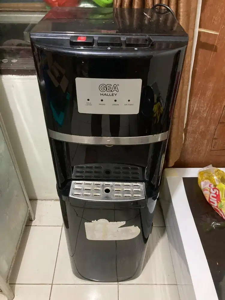 Dispenser Ghea Halley