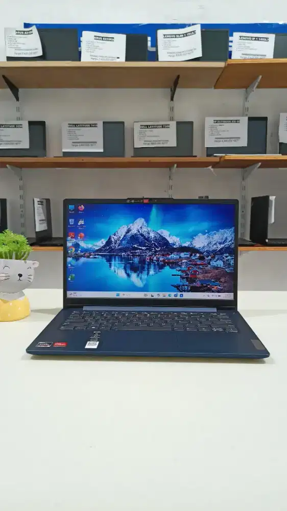 Laptop second Lenovo Ideapad 3 14AMN8 AMD Ryzen 3 7320U Ram 8 GB