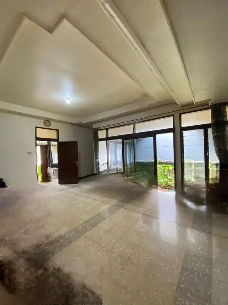 Disewakan rumah luas nyaman dan strategis hook di Turangga Bandung