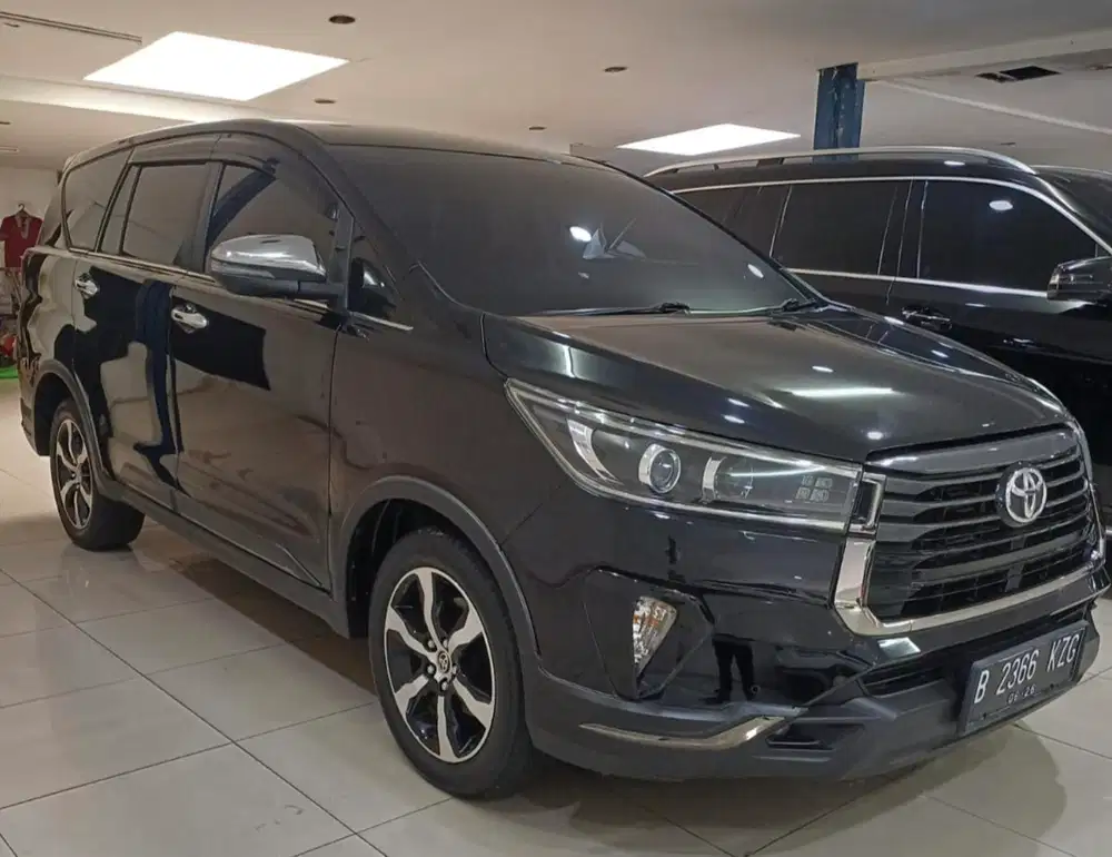 Toyota Innova Venturer Diesel Matic 2021 kilometer 19ribu