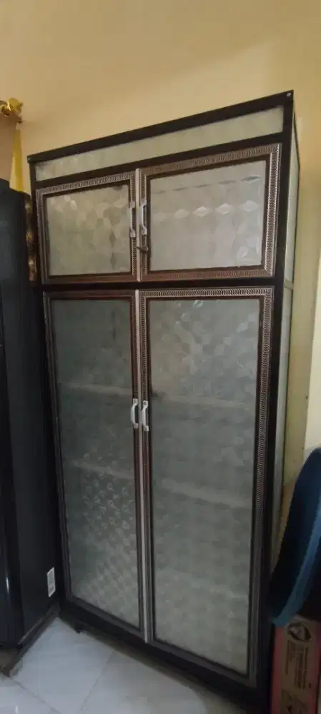 Rak aluminium minimalis