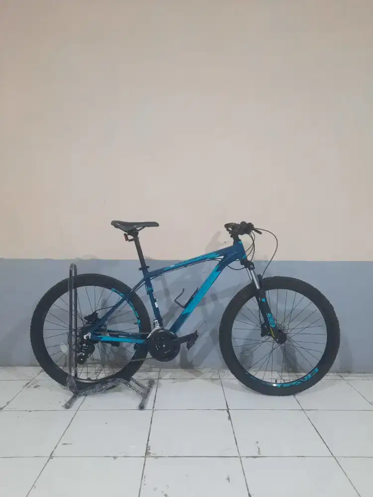 POLYGON CASCADE 4 TAHUN 2023